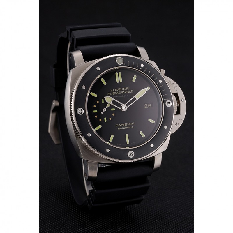 Swiss Panerai Luminor Submersible: A Homage to Precision and Style